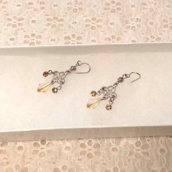 Vintage NEW Light Yellow Beads Silver Tone Dangle Drop Earrings - Picture 2 of 6